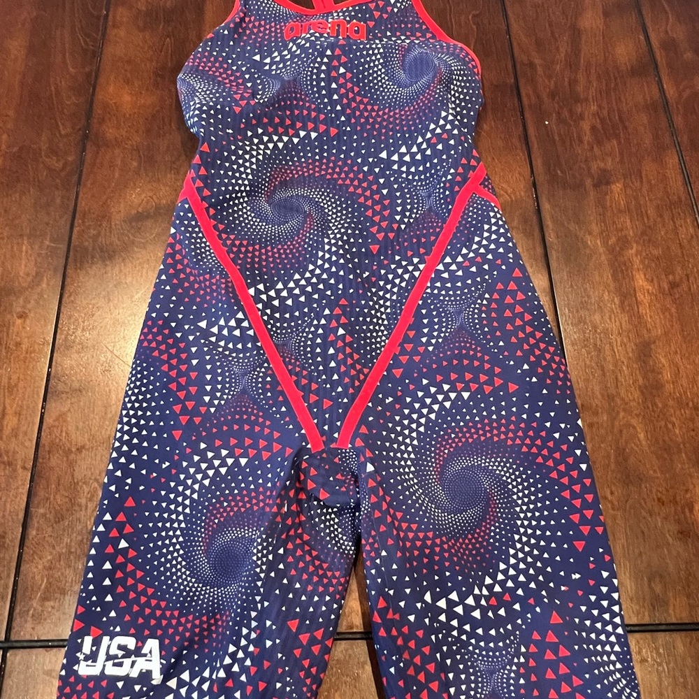 Arena Swirl Pattern Swimsuit